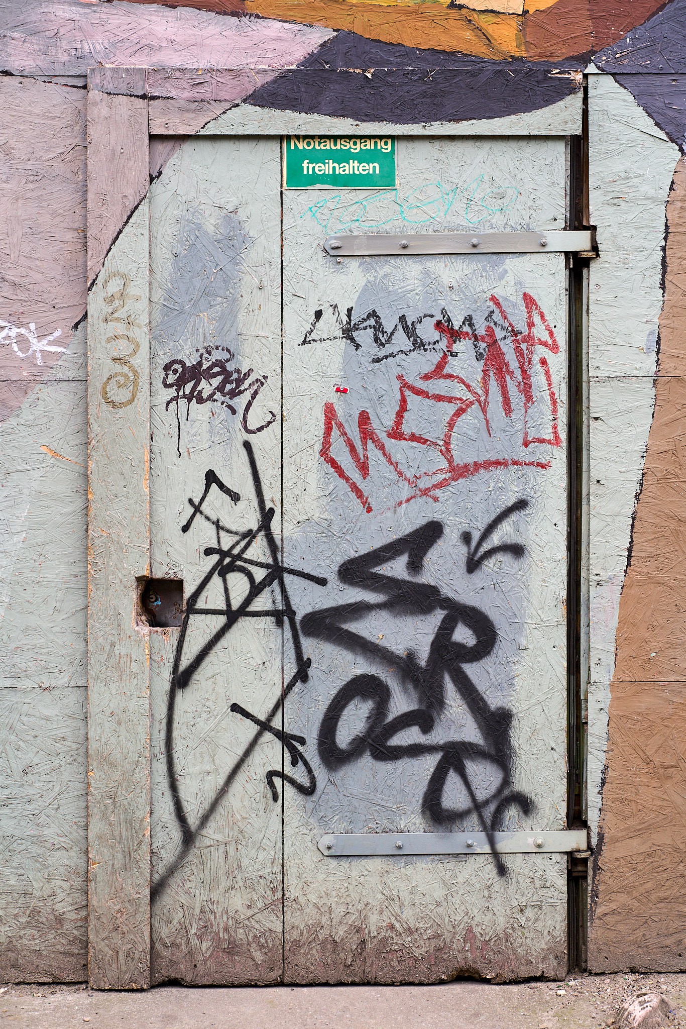 RAW-Gelände - SONY - SONY ILCE-7RM3 - FE 85mm F1.8